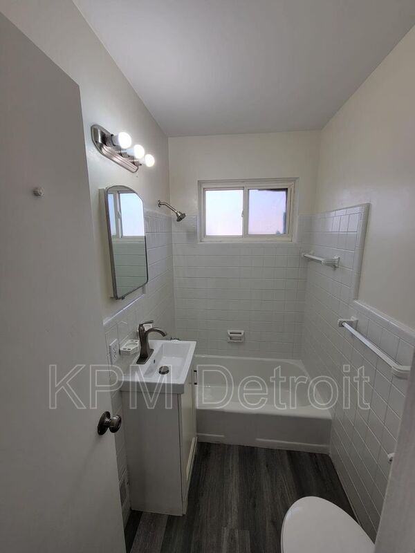 Foto del edificio - 34503 Glenwood Rd