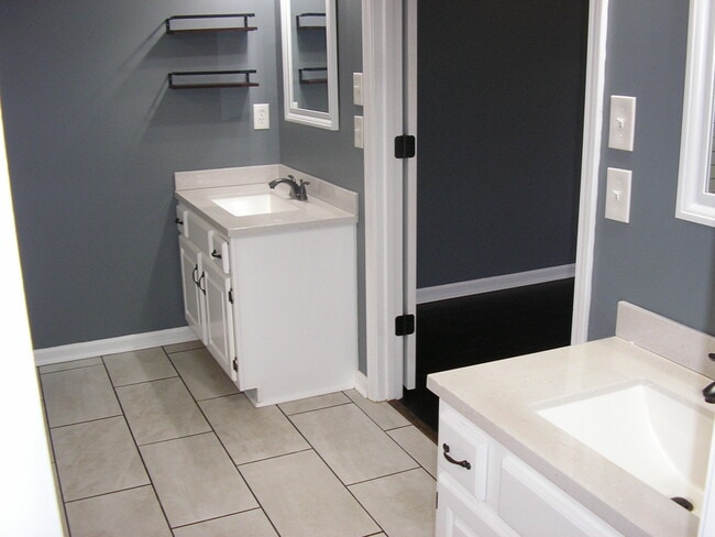 Building Photo - 2809 Harvest Ln