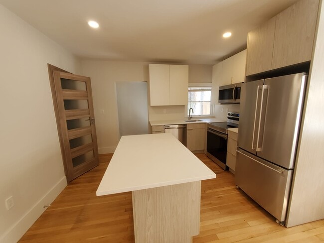 Building Photo - 16 Ward St