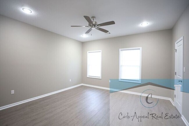 Foto del edificio - Luxury 2 bed 1 bath apartment - brand new construction!! Washer, dryer and utilities included!!