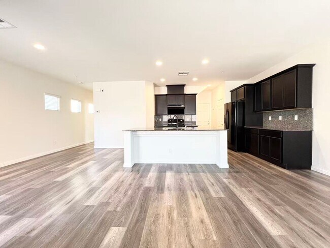 Building Photo - Modern two-story single-family home