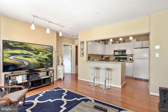 Building Photo - 20271 Beechwood Terrace