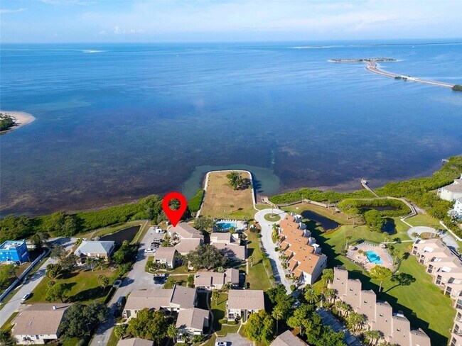 Foto del edificio - 656 Windrush Bay Dr