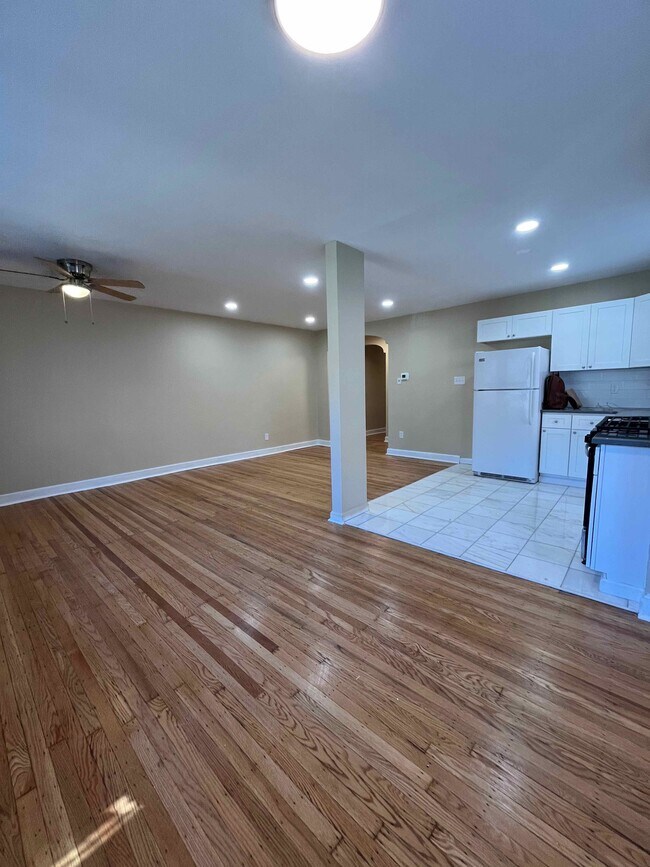 open living area - 2444 N 50th St