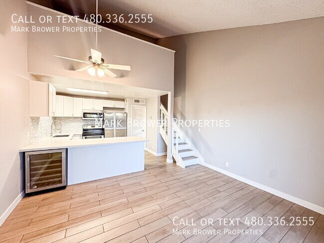 Foto del edificio - 8055 E Thomas Rd
