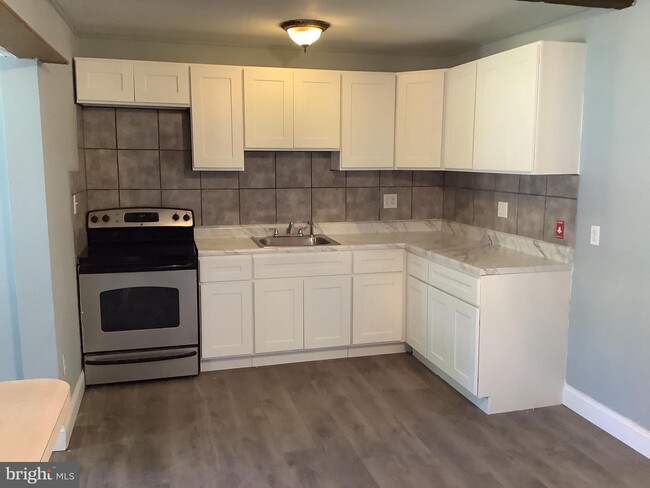 Building Photo - 26 Jonquil Ln