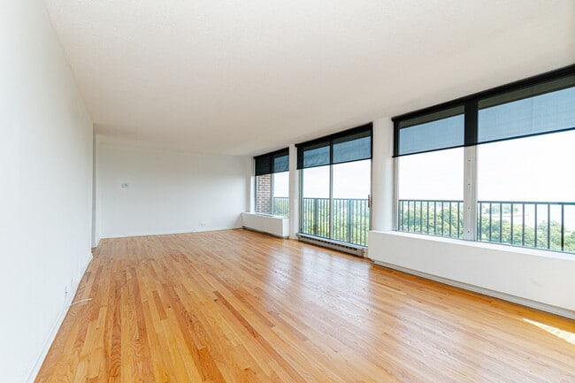 Building Photo - 4170 N Marine Dr