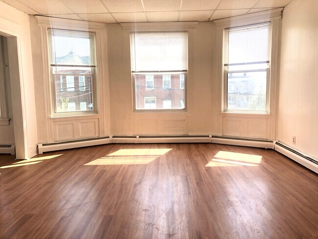 Master Bedroom - 520 N 3rd St