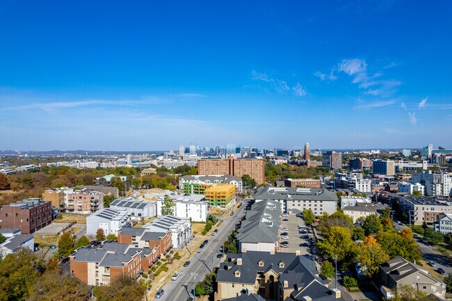 Foto del edificio - 3120 Long Blvd