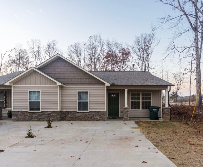 267 Dobson Rd, Duncan, SC 29334 Townhome Rentals in Duncan SC