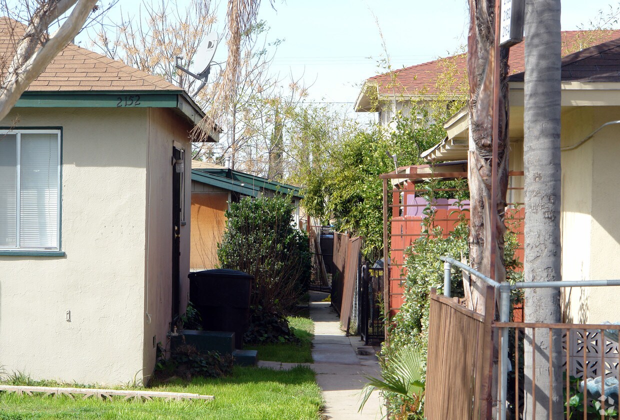 Building Photo - 2146 N Wall Ave