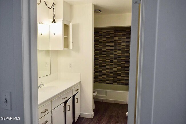 Foto del edificio - 4613 Sun Valley Dr