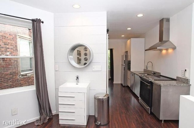 Building Photo - Studio, 1 bath Apartment - 548 S 54th St # 2F