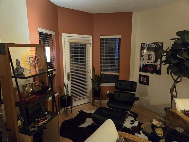 Living Room - 10903-1A Detroit Ave