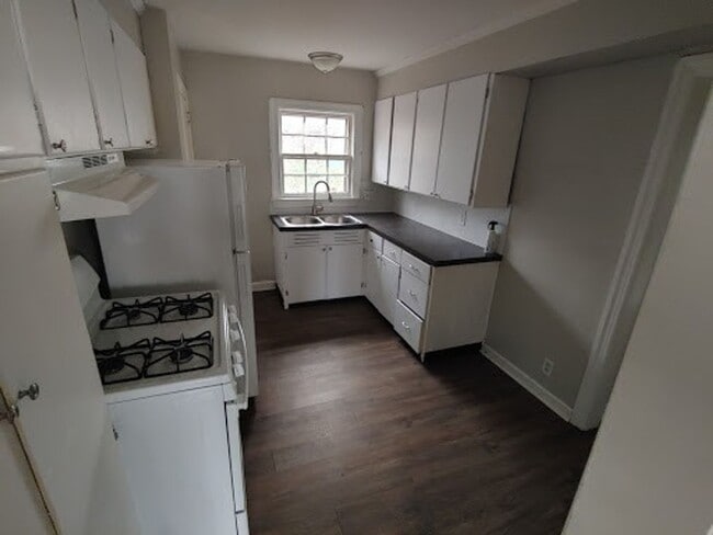Foto del edificio - 2 bed/1 bath