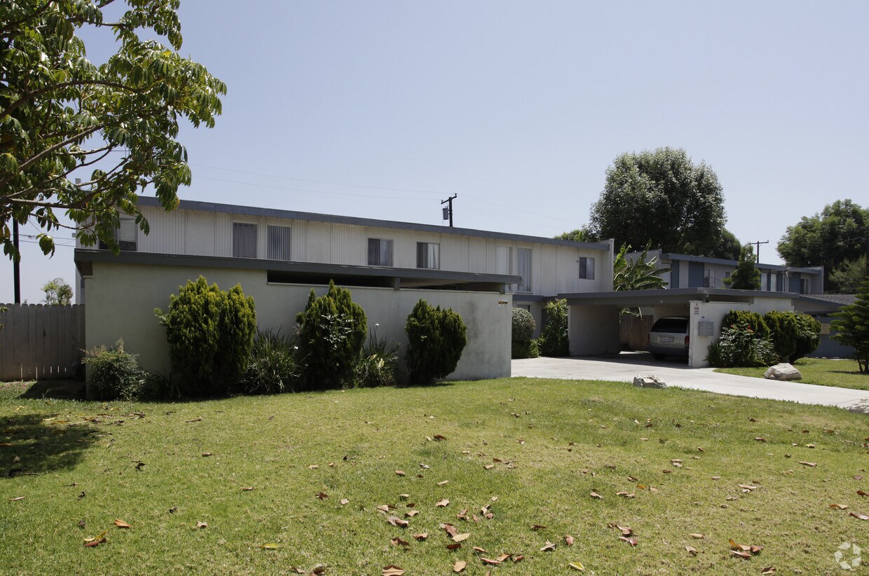 Foto del edificio - 13662-13668 Estero Cor