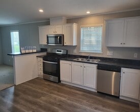 Building Photo - 2409 Catalpa St