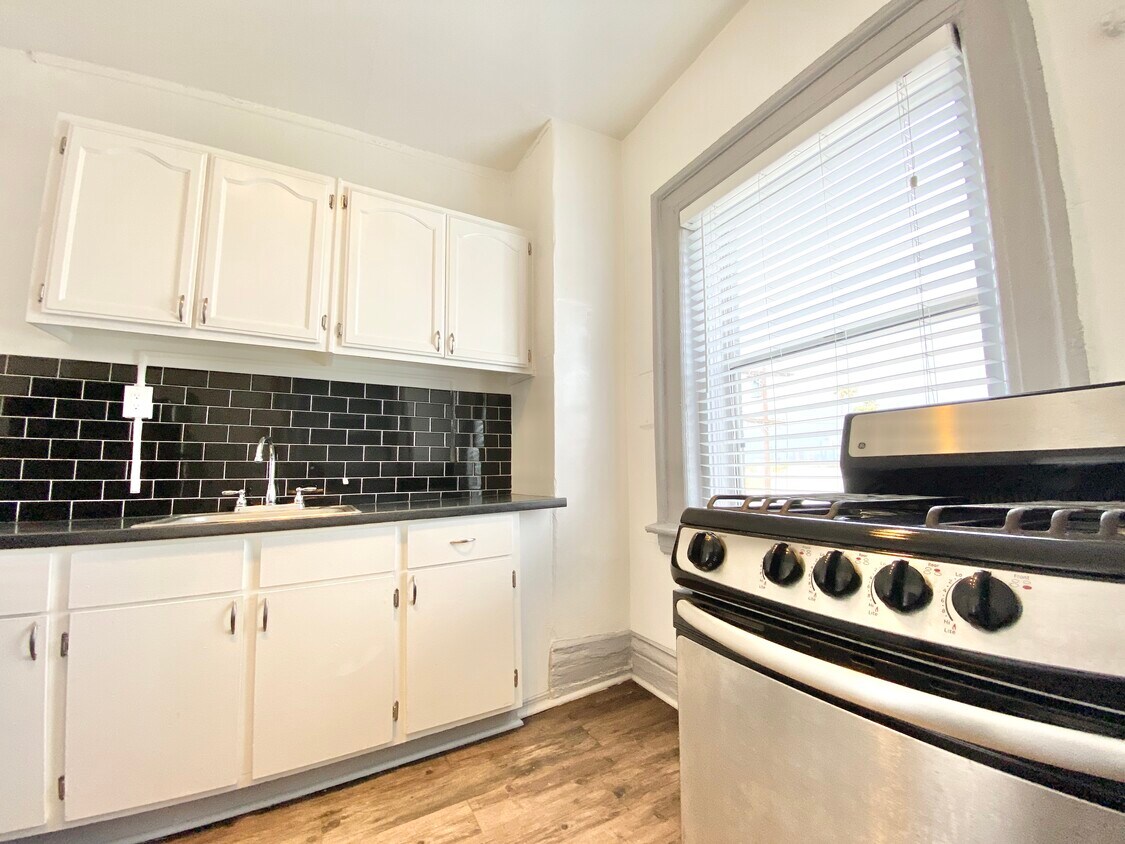 Foto principal - 1503 W Adams Blvd
