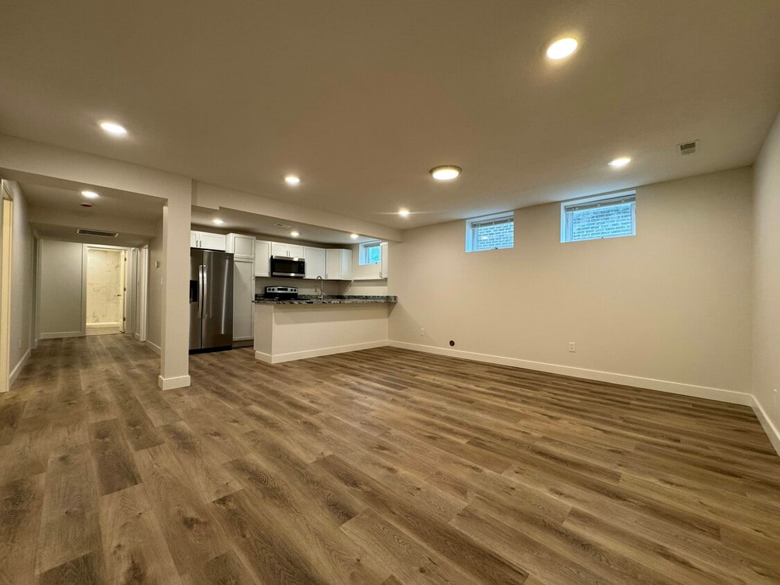 Foto principal - 1411 Rosemary Ln