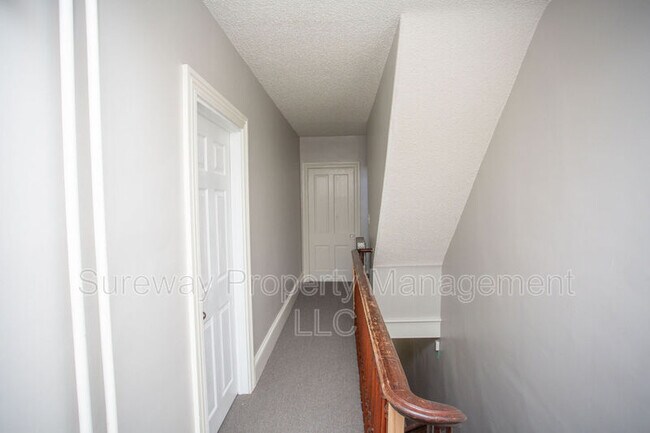 Building Photo - 108 E Elm St