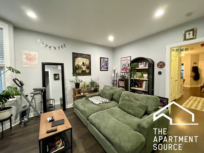Foto del edificio - 2824 N Ridgeway Ave