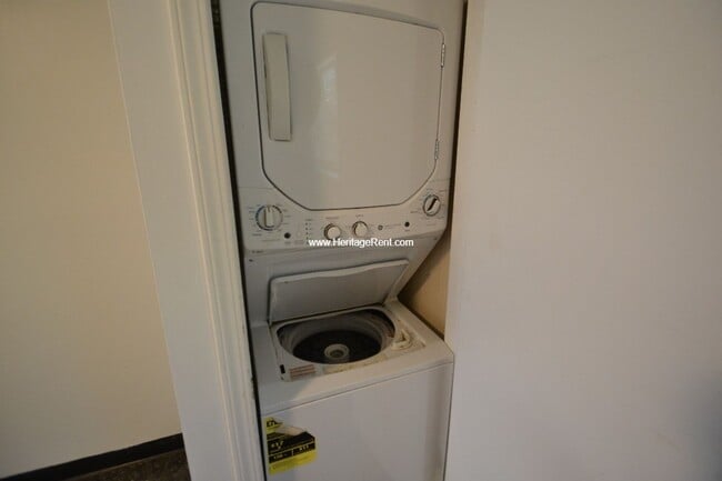 Building Photo - Affordable 1st floor Reading Condo with Pool
