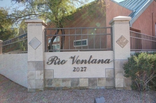 Building Photo - 2027 E University Dr