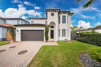 Building Photo - 3922 SW 60th Ave