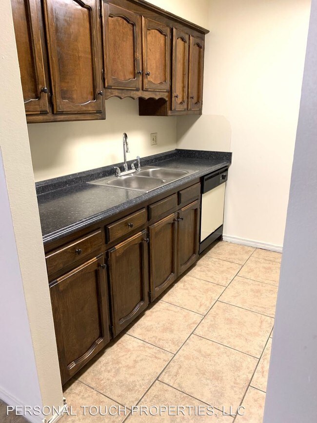 Building Photo - 8145 Bayou Fountain Ave