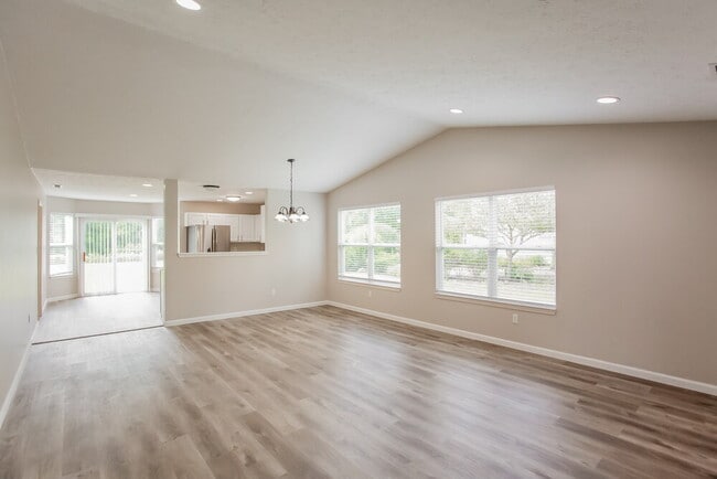 Foto del edificio - 16901 Peach Ln