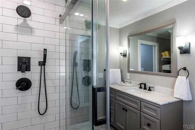 Foto del edificio - 211 10th Ave