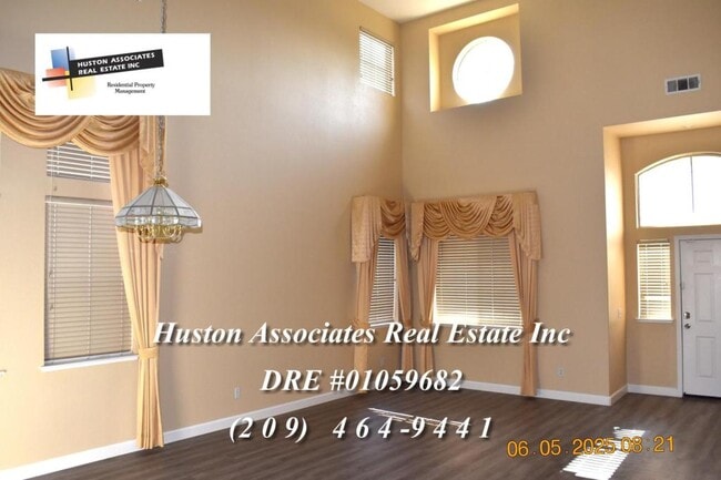Building Photo - 4208 Maddie Cir