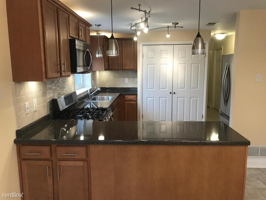 Foto principal - 1702 Middle St