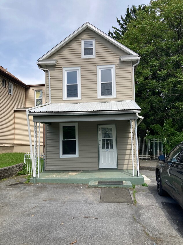 Primary Photo - 142 N 28th St