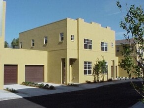 Building Photo - 5209 Olmstead Bay Place