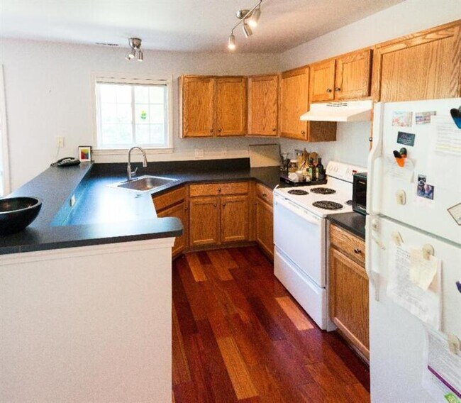 Building Photo - 2816 Barclay Way