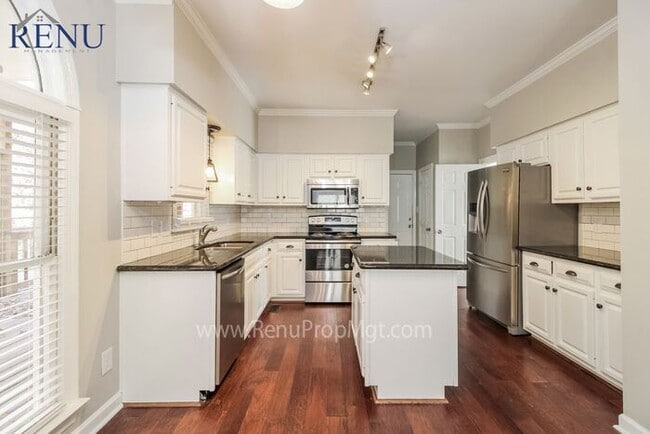 Foto del edificio - Now Available!