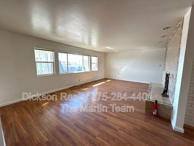 Building Photo - 3200 Lodestar Ln