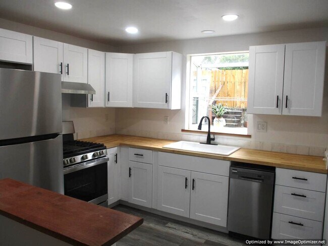 Foto del edificio - North Tacoma Home with Old World Charm