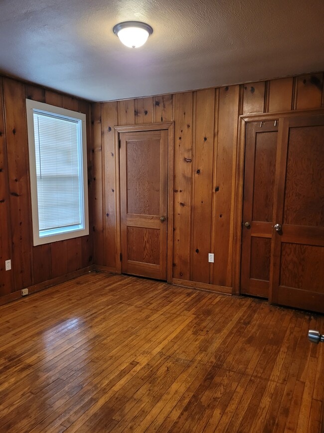 Building Photo - 4374 Monroe Ave