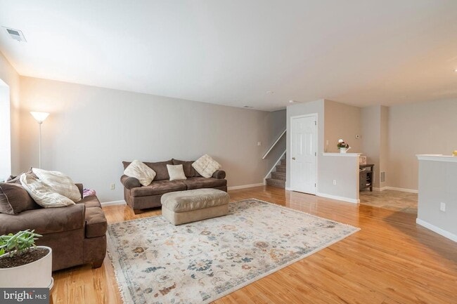 Building Photo - 5404 Drawbridge Ct