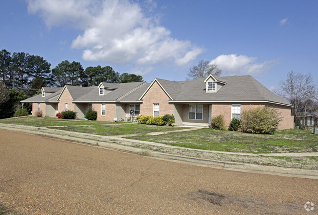 Primary Photo - Fountain Square Apartments