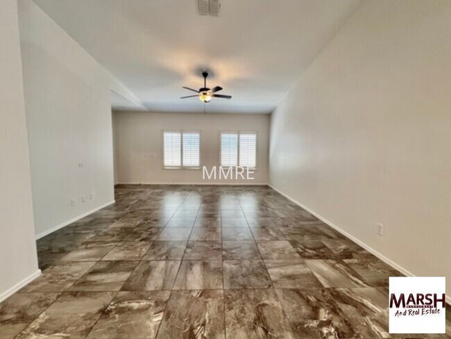 Building Photo - Very nice 3 bedroom home plus den &amp; co...