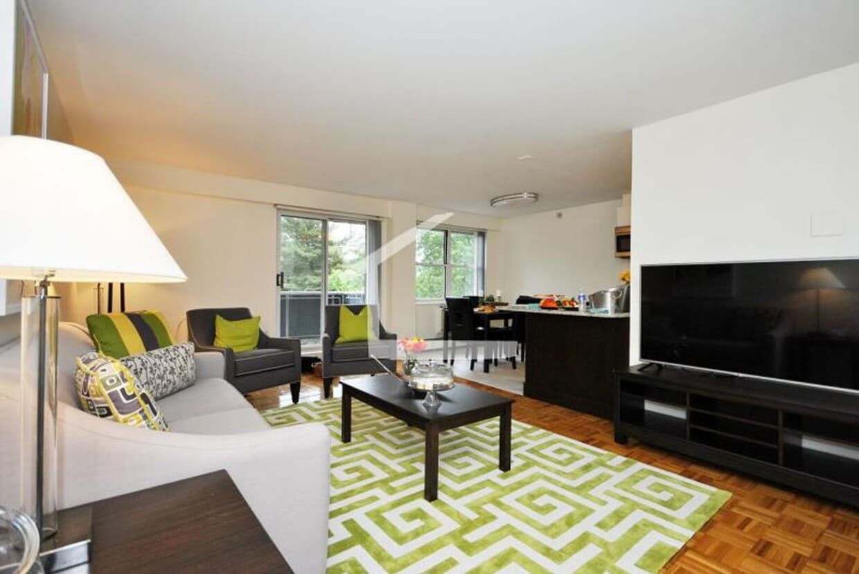 Spacious 2-Bed, 1.5-Bath in Coolidge Corne... - Spacious 2-Bed, 1.5-Bath in Coolidge Corne...