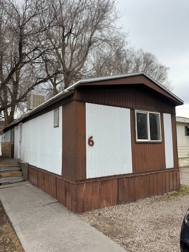 Building Photo - SALINA RENTALS - TRLR #6