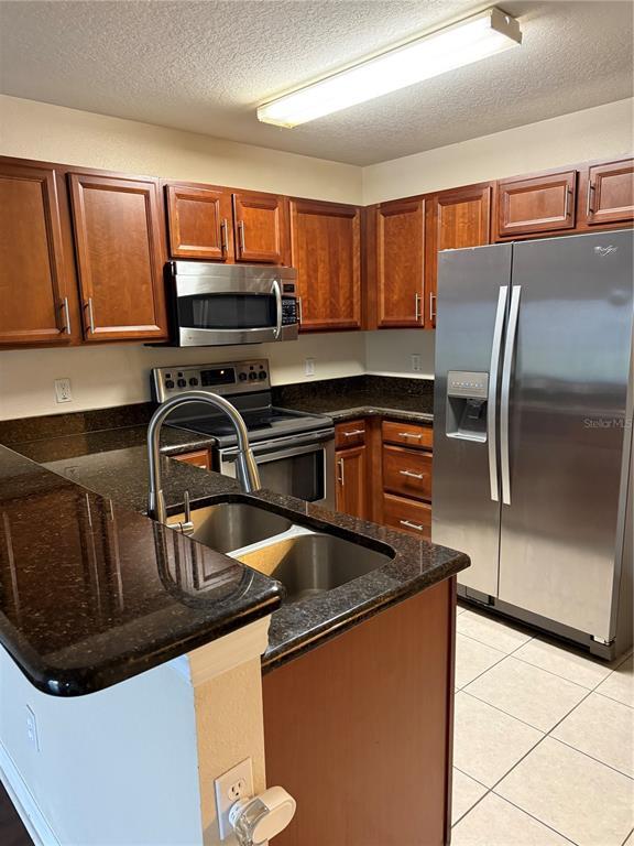 Building Photo - 584 Cresting Oak Cir