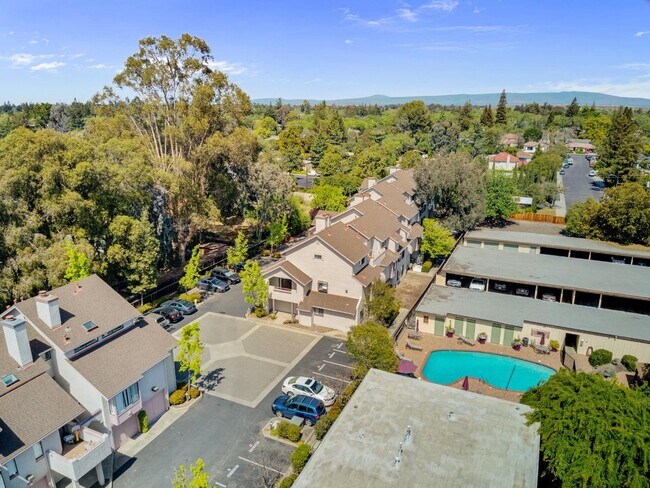 Foto del edificio - 3073 Middlefield Rd