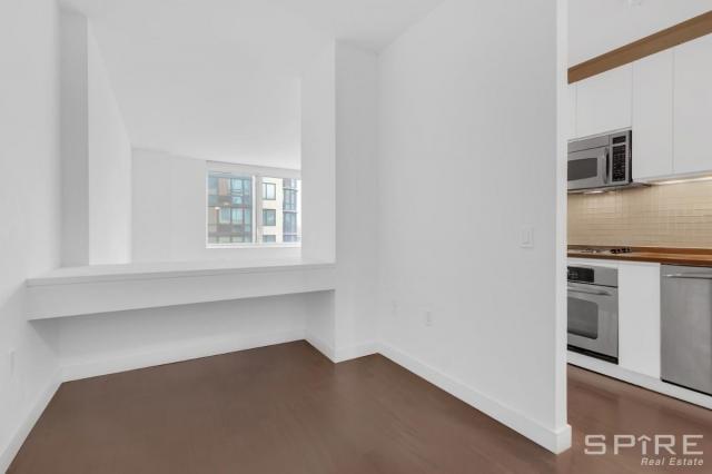 Foto del edificio - 0 bedroom in Brooklyn NY 11201