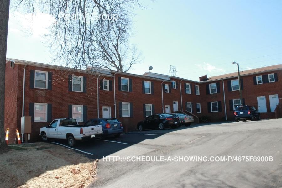 Primary Photo - 1701 Remount Rd