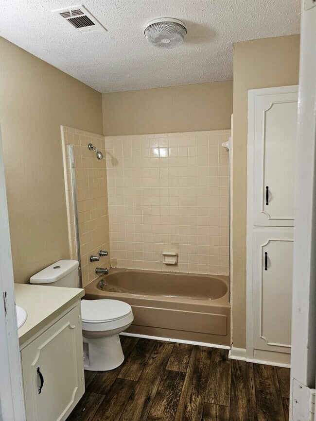 Building Photo - 2618 Elm Dr Meridian, MS